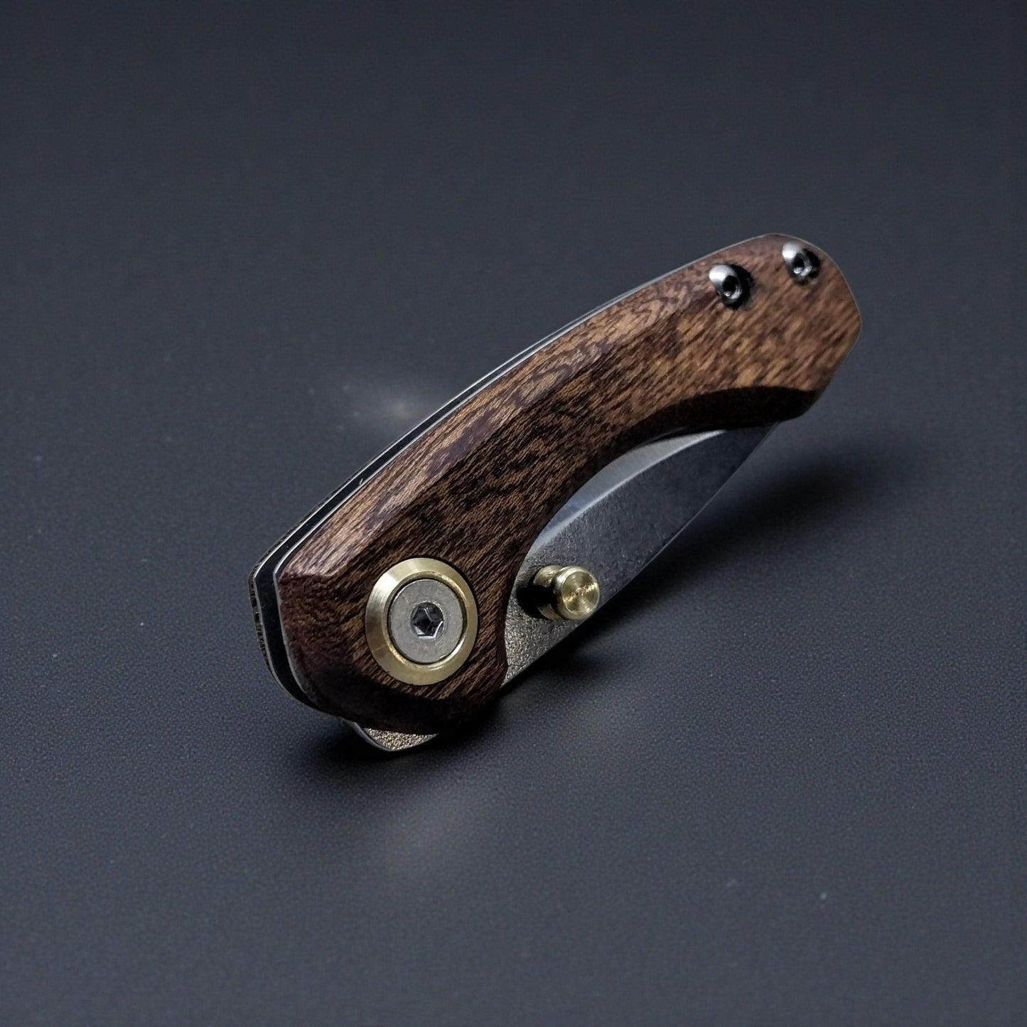 F101 Sapelli Brown Tree